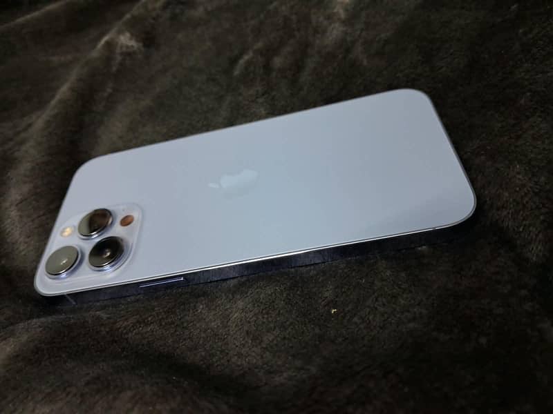 Apple iPhone 13 Pro Max 6