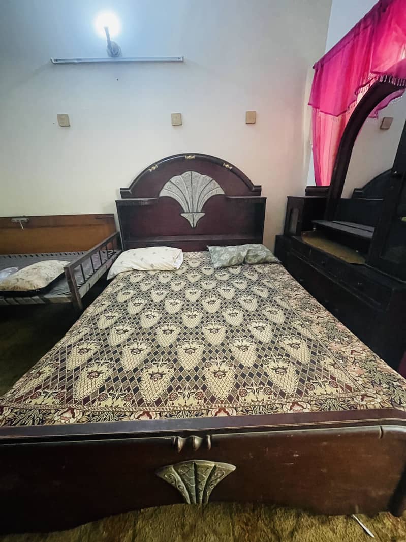 Bed dressing and side table 1