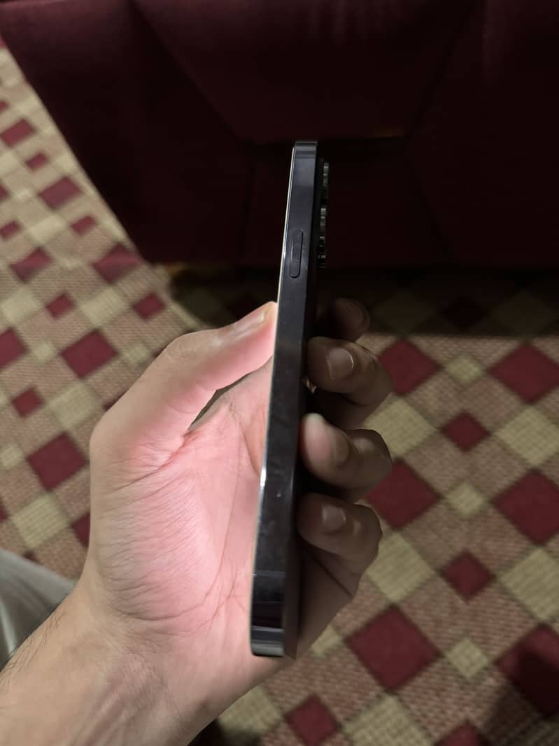 Apple iPhone 14 Pro Max 4