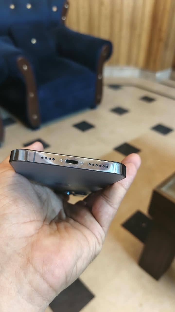 Apple iPhone 13 Pro Max 0