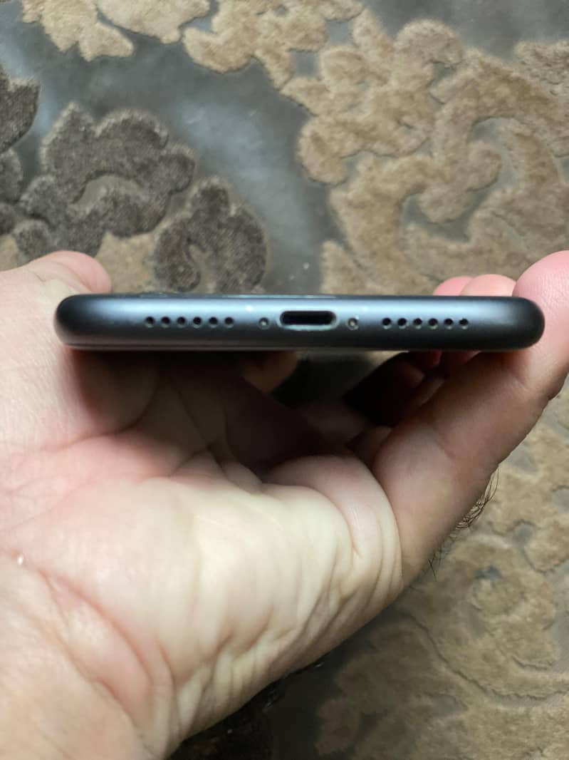 Apple iPhone 11 5