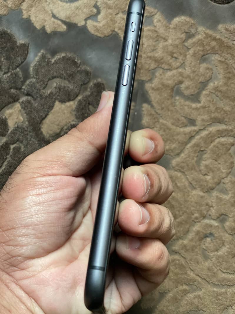 Apple iPhone 11 6