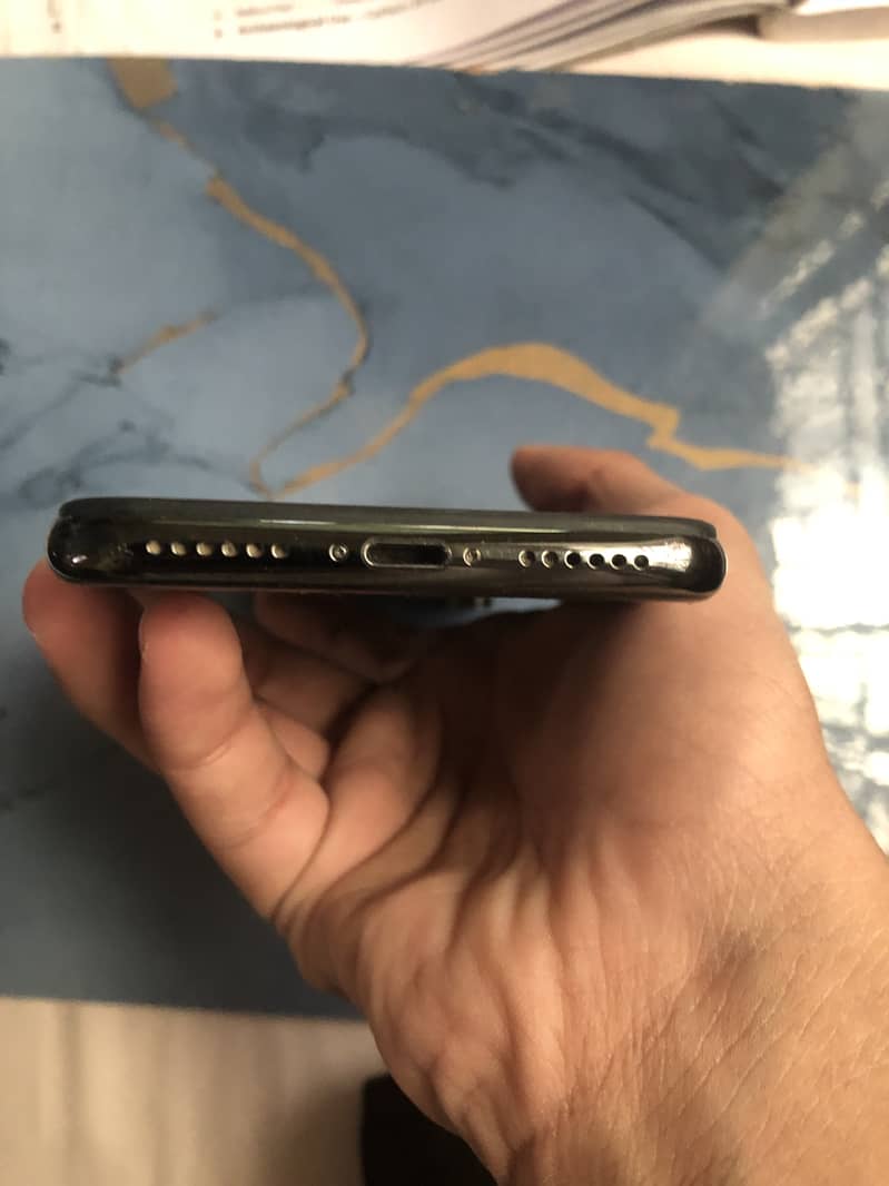 Apple iPhone X 3