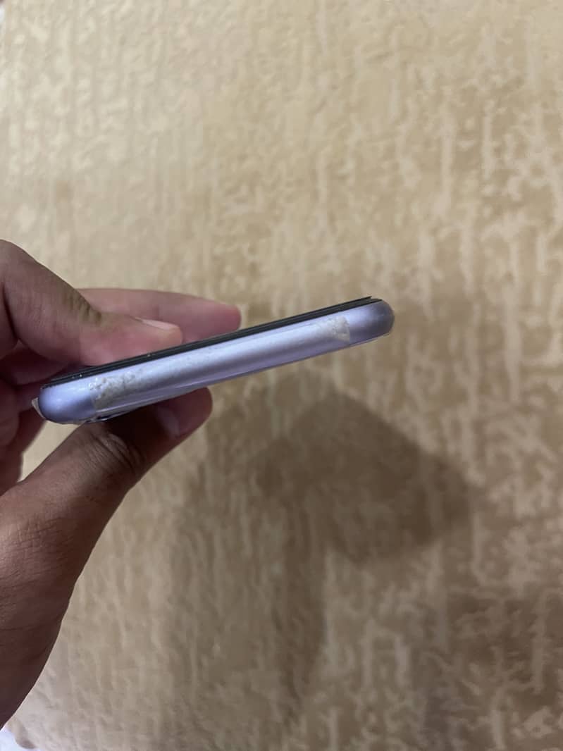 Apple iPhone 11 3