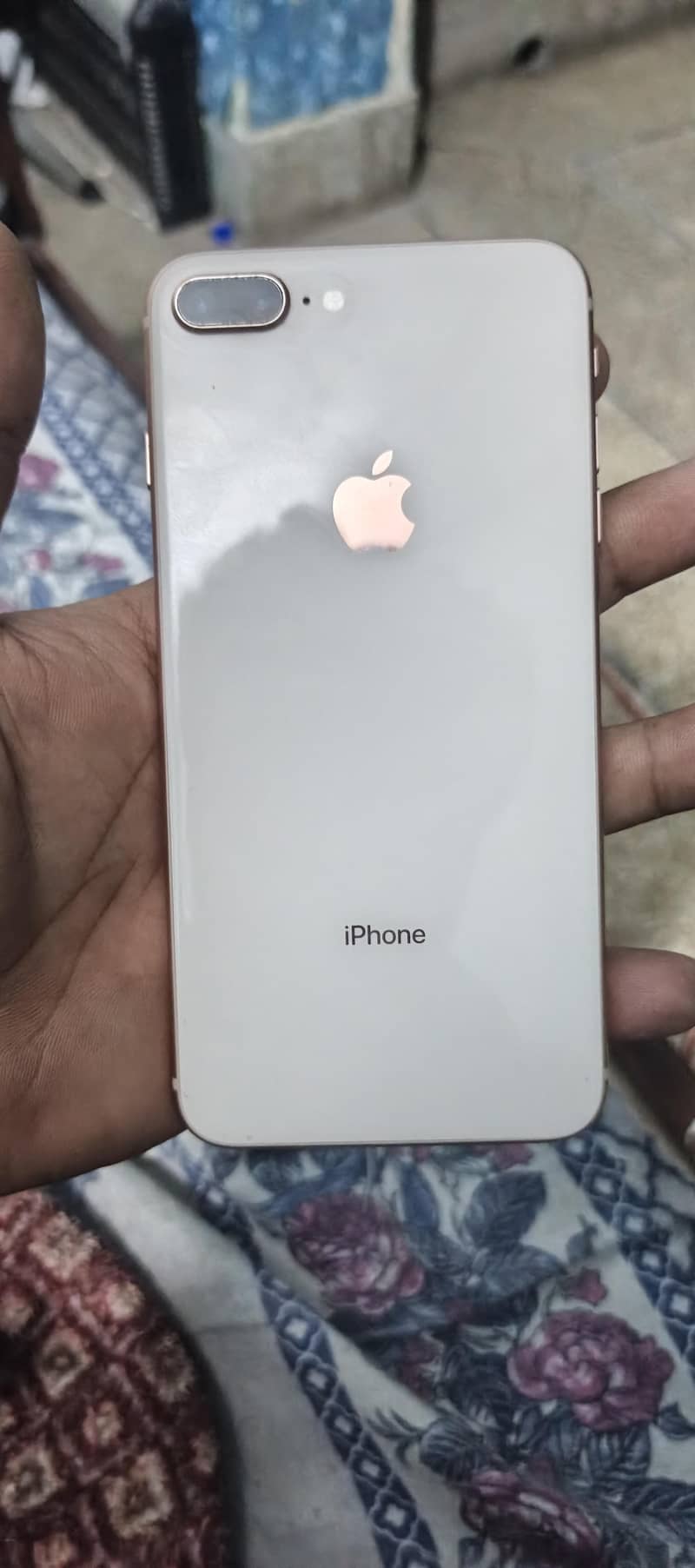 Apple iPhone 8 Plus 1