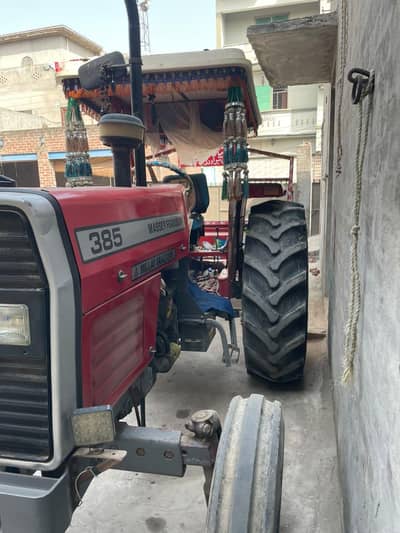 Massey Ferguson 385