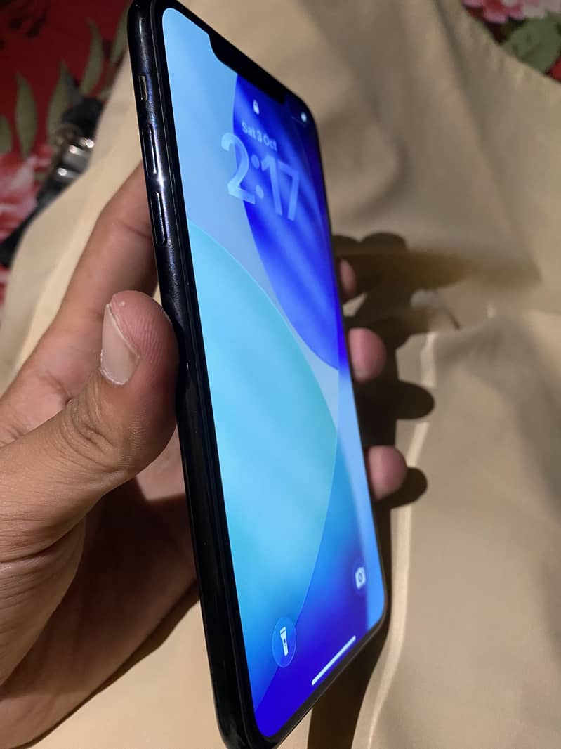 Apple iPhone 11 Pro Max 3