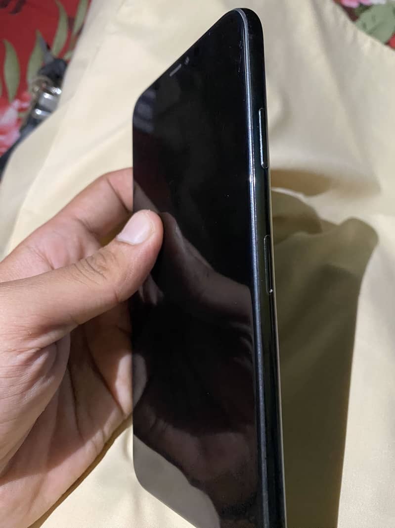 Apple iPhone 11 Pro Max 6
