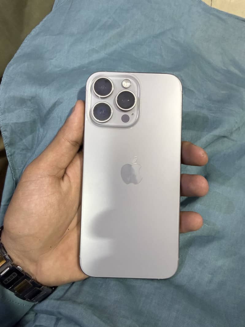 Apple iPhone 15 Pro Max 0