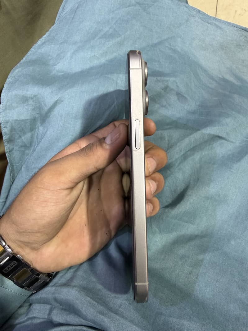 Apple iPhone 15 Pro Max 1