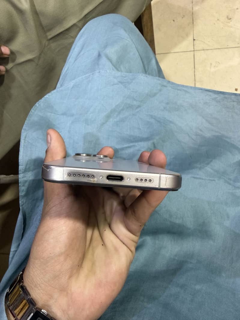 Apple iPhone 15 Pro Max 5