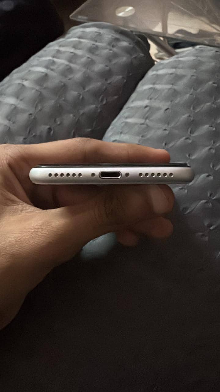 Apple iPhone SE 4