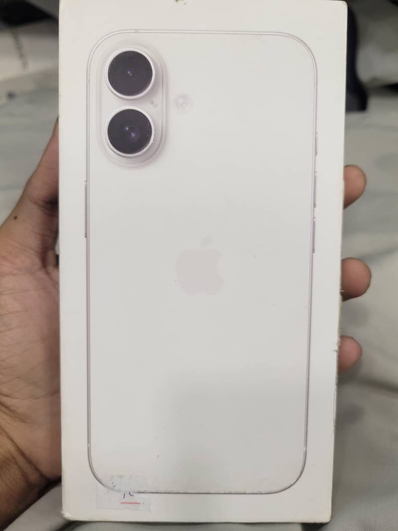 Apple iPhone 16 0