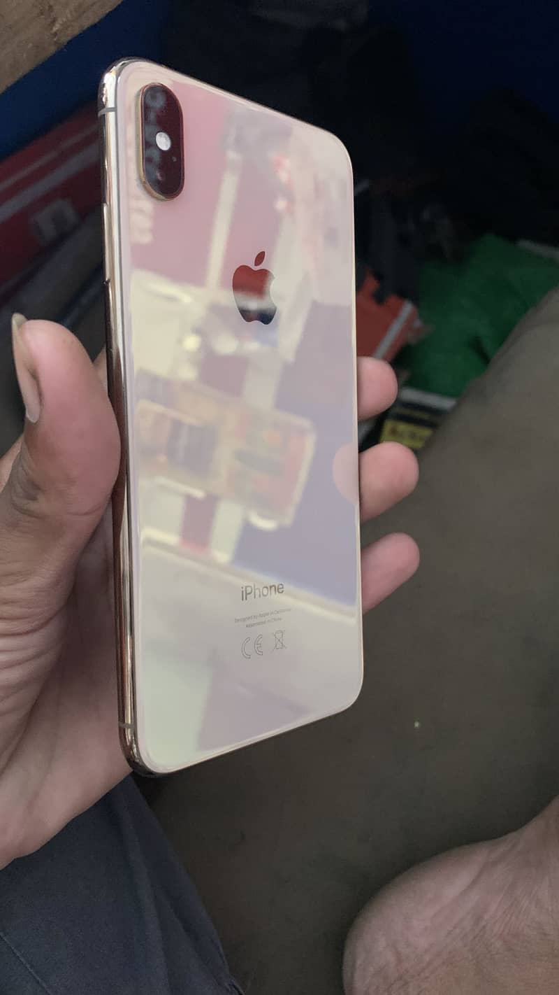 Apple iPhone XS Max 0