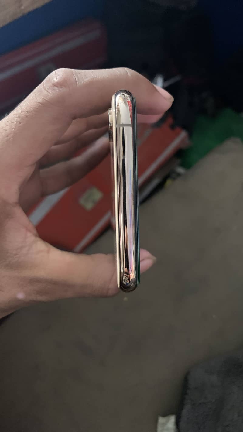Apple iPhone XS Max 2