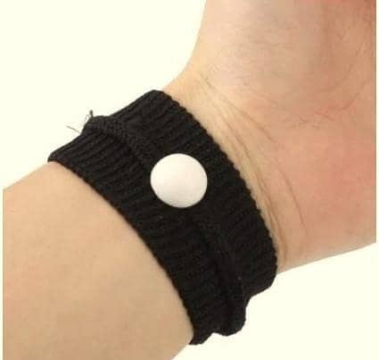 Acupressure bracelet 2 pieces of travel sickness bands acupressure bracelet against nausea against dizziness and vomiting black nylon bracelets E R5828