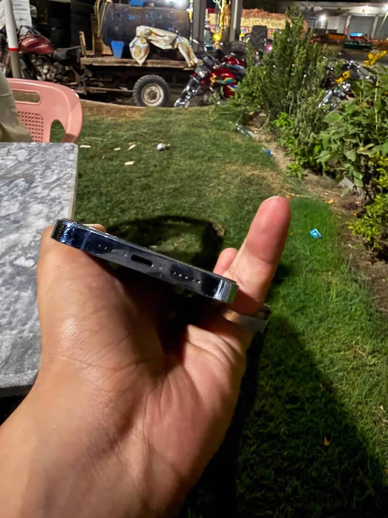 Apple iPhone 13 Pro 0