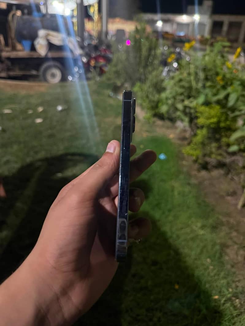 Apple iPhone 13 Pro 2