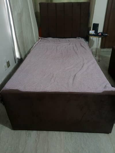 single bed wooden with fancy poshish