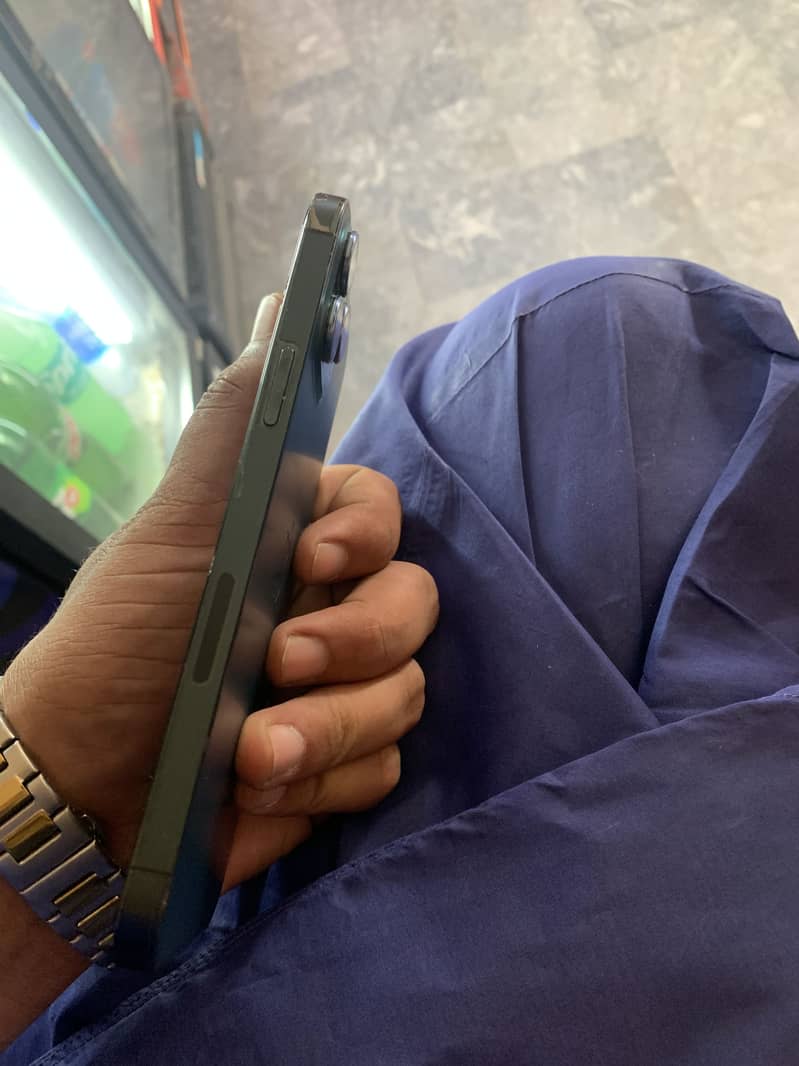 Apple iPhone 12 Pro Max 2