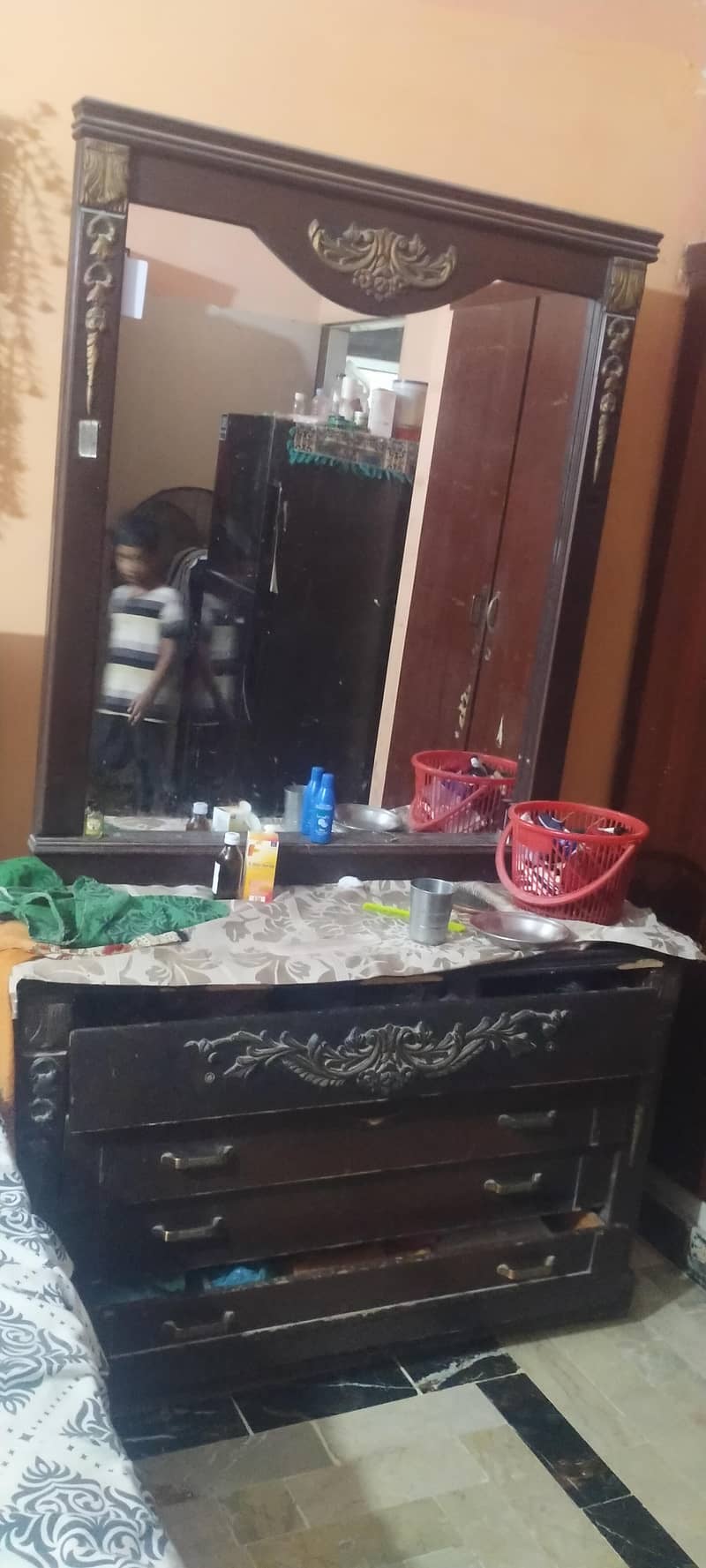 Dressing Table 0