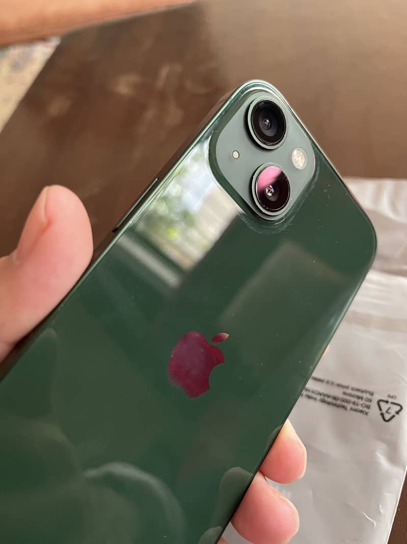 Apple iPhone 13 13