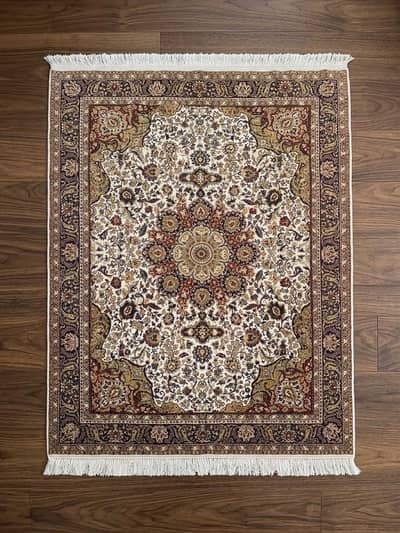 Vibrant Pakistani Machine made carpet