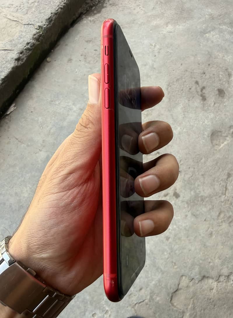Apple iPhone 11 3