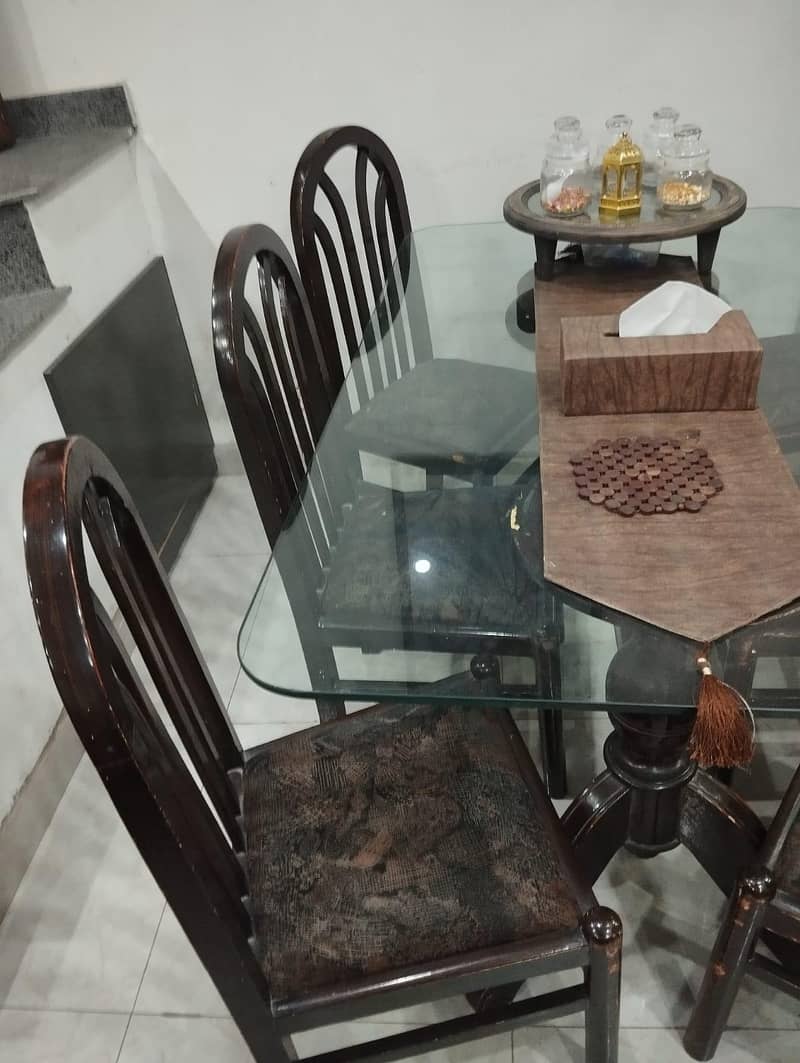 Solid wooden table 1