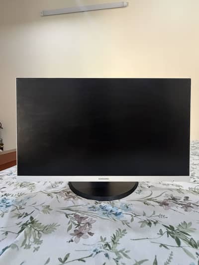 Urgent Sale 75Hz Samsung 2k QHD Display 24"