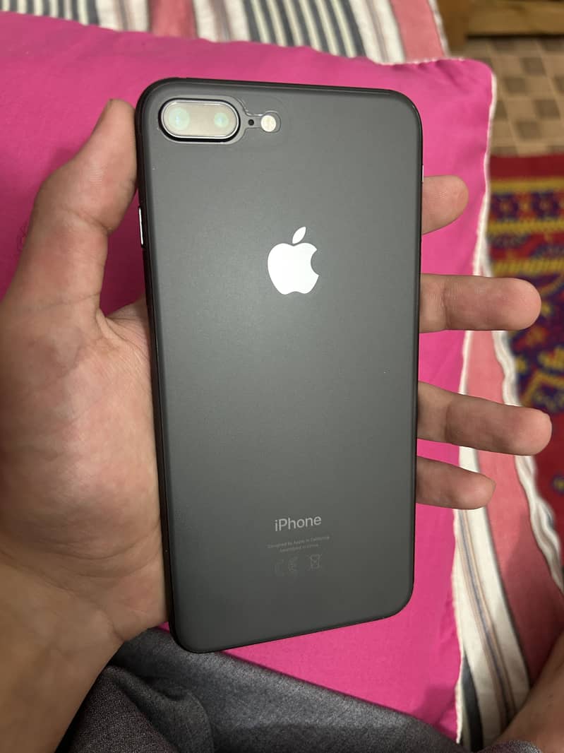 Apple iPhone 8 Plus 0