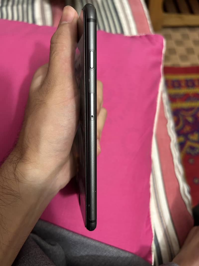 Apple iPhone 8 Plus 2