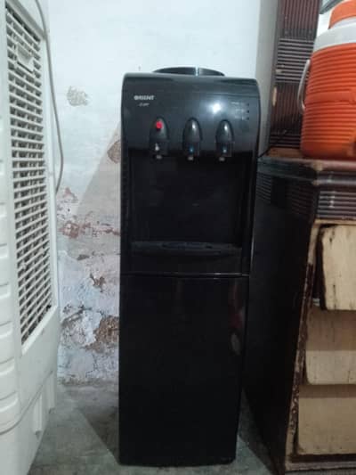 Orient dispenser