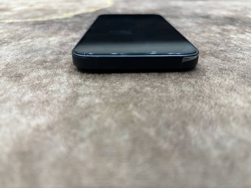 Apple iPhone 13 4