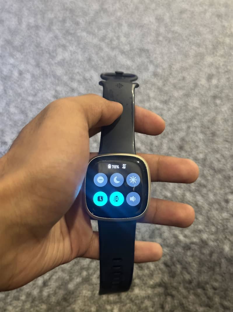 Google Fitbit Versa 3 2
