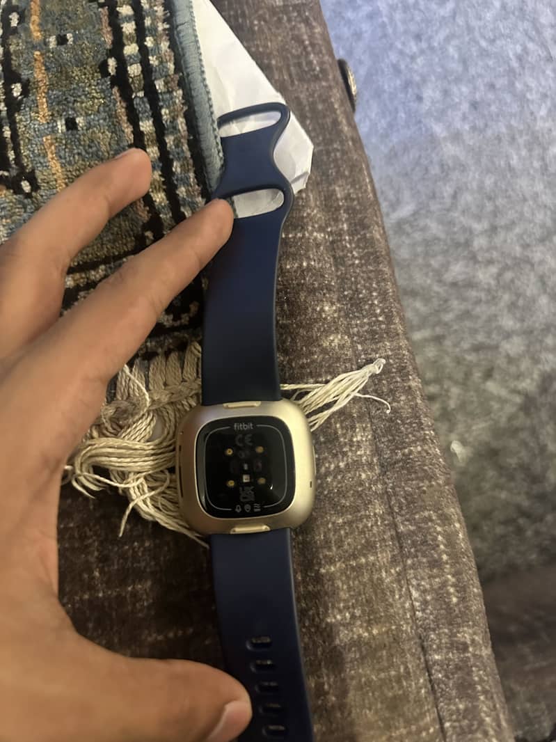 Google Fitbit Versa 3 3