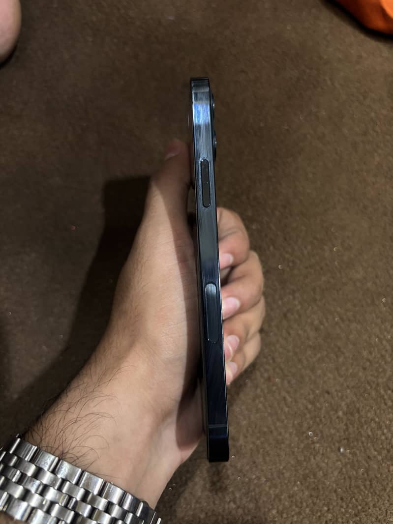iPhone 12 Pro 4