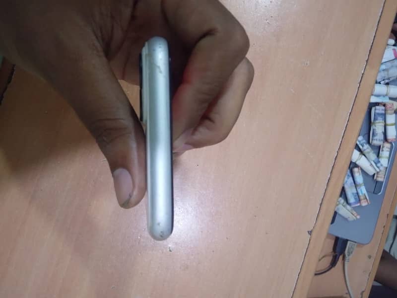 Apple iPhone XR 5