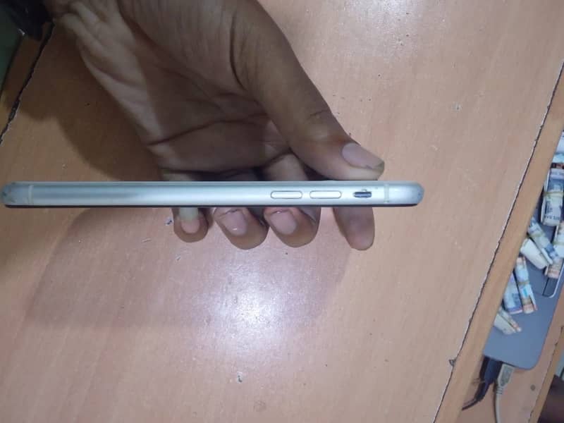 Apple iPhone XR 6