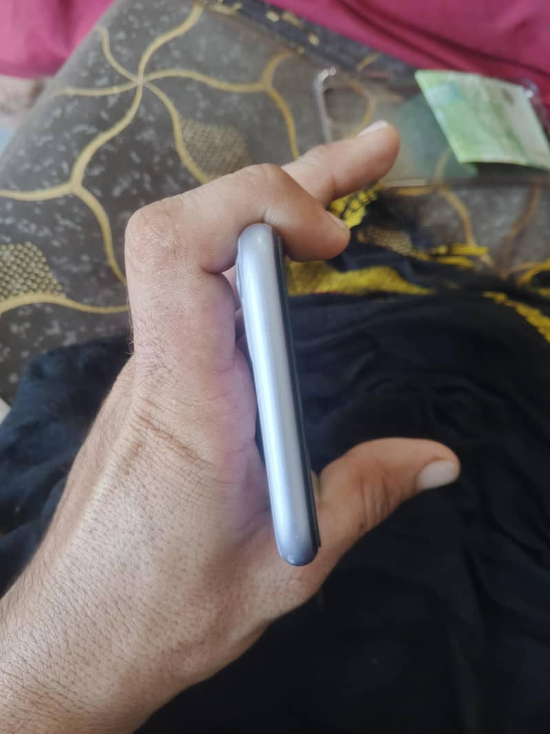 Apple iPhone 11 2