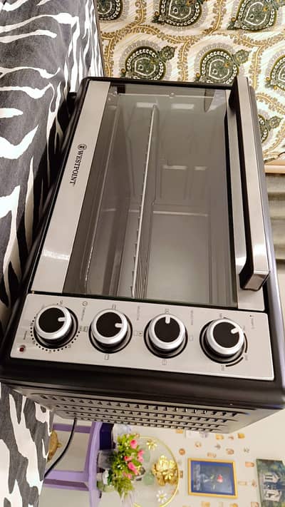 Electric Microwave Oven | Fast & Easy Cooking |Excellent Condition