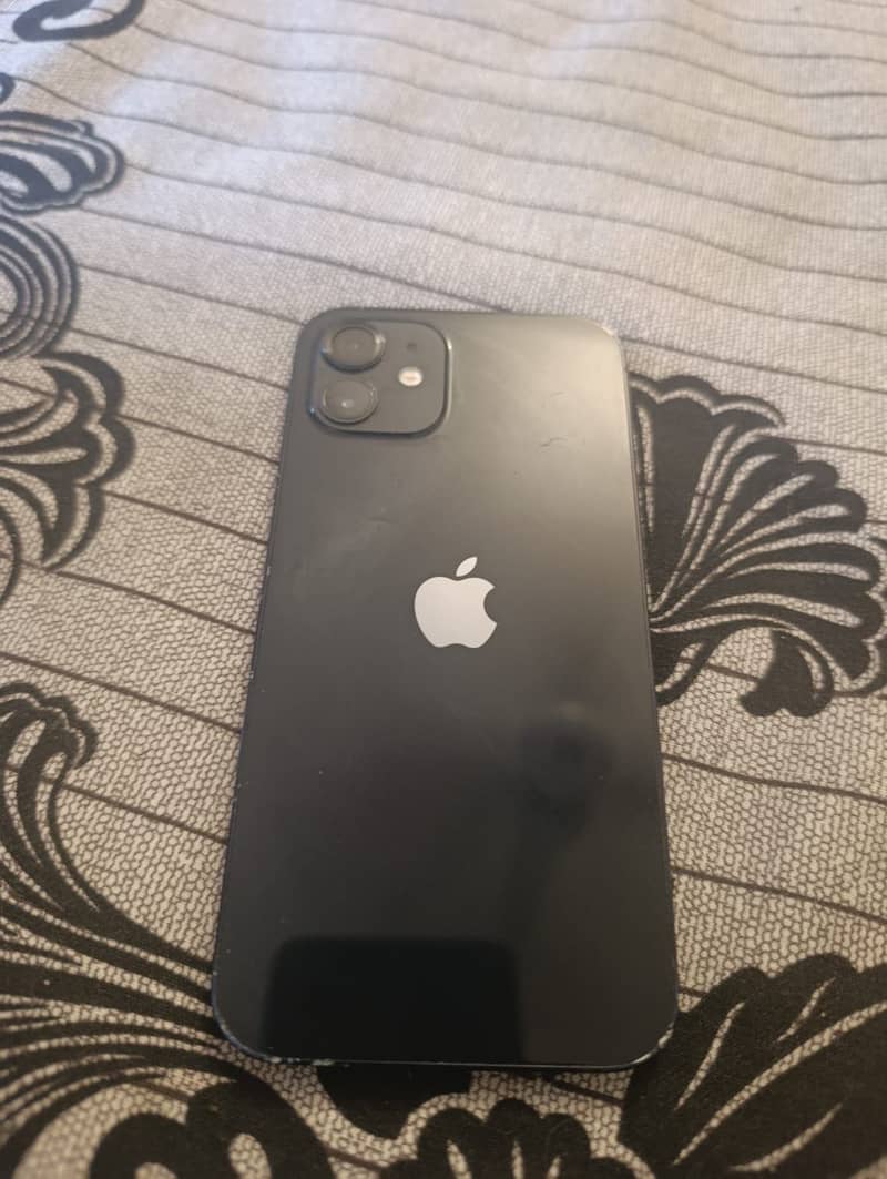 Apple iPhone 12 4