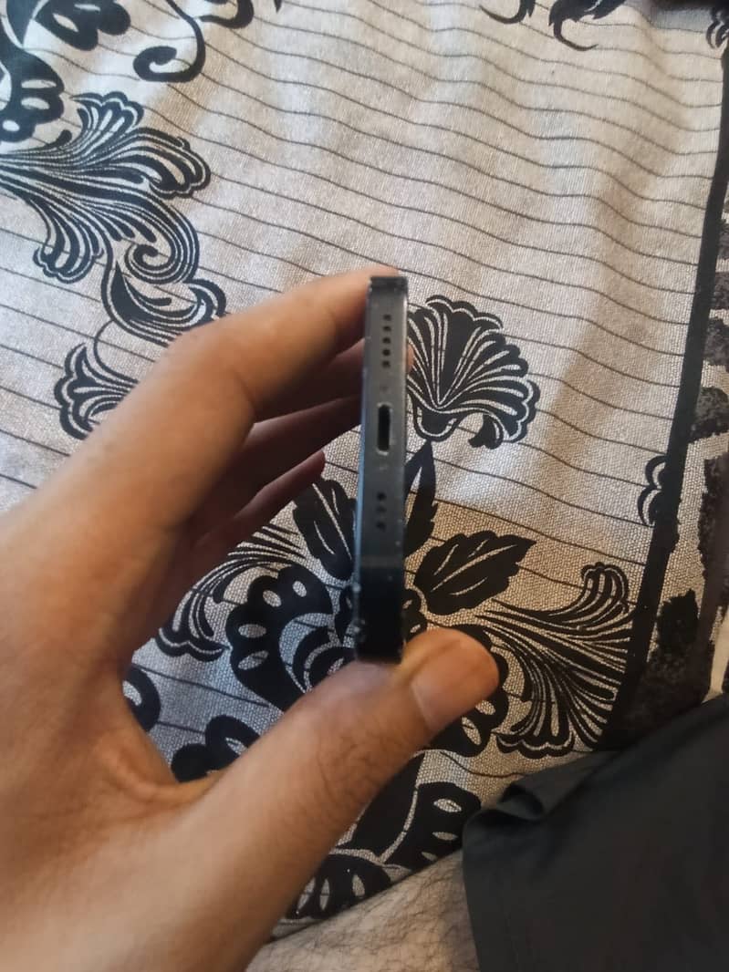 Apple iPhone 12 6