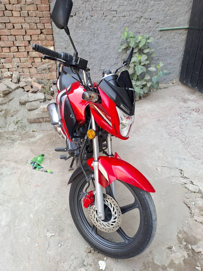 Honda CB150F 6