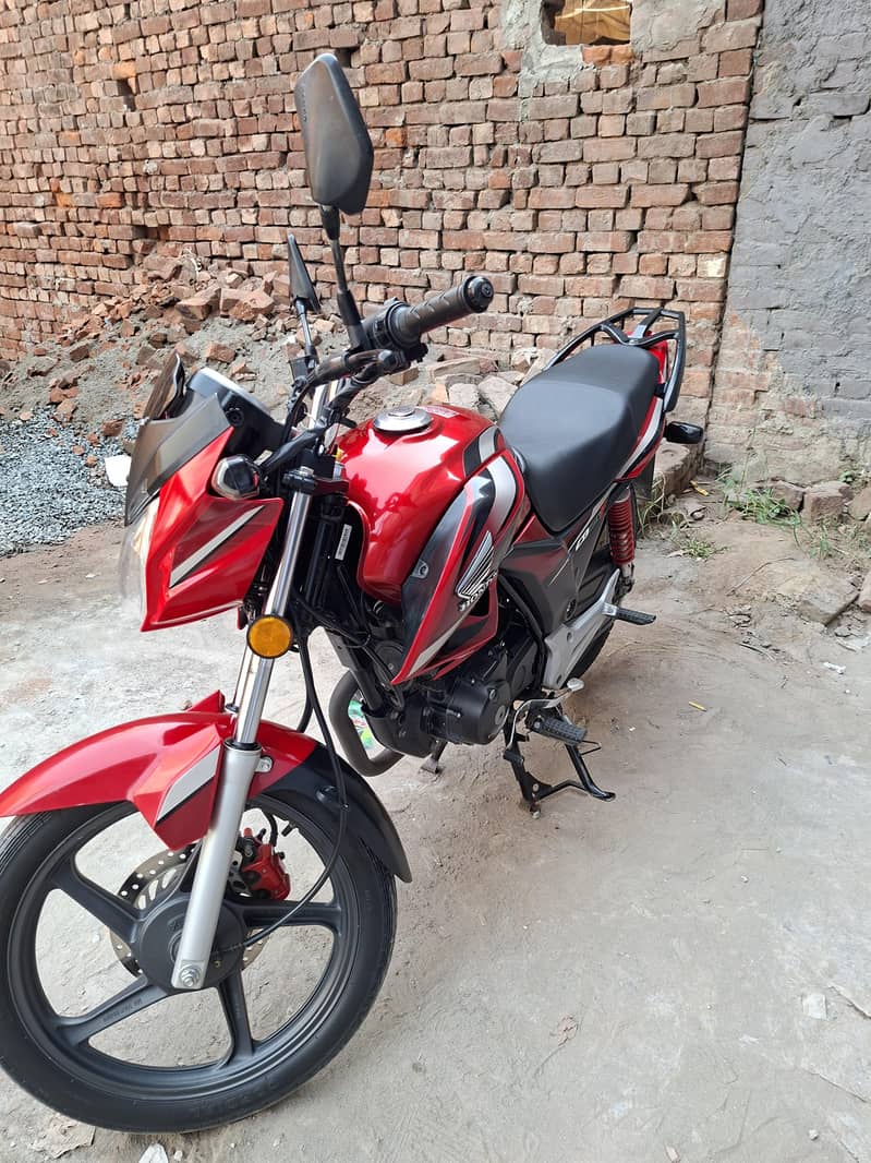 Honda CB150F 7