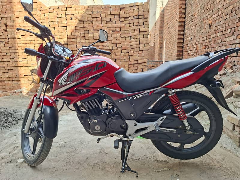 Honda CB150F 11