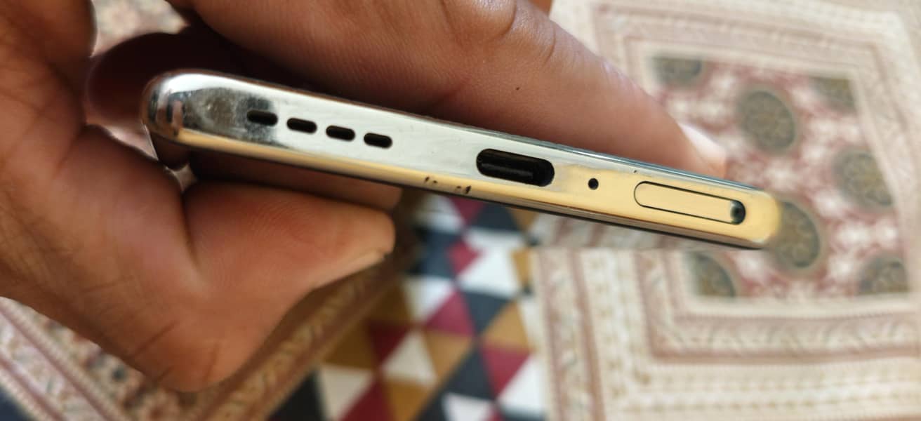 Infinix Note 40 Pro 4