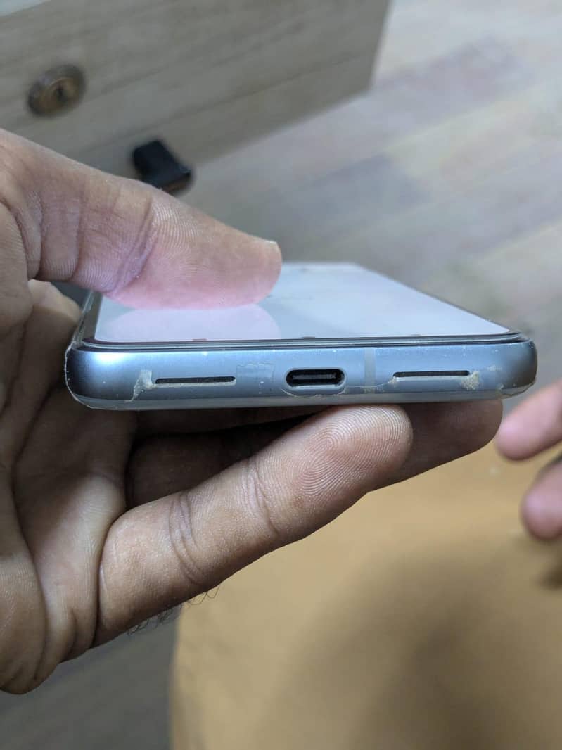 Google Pixel 8 2