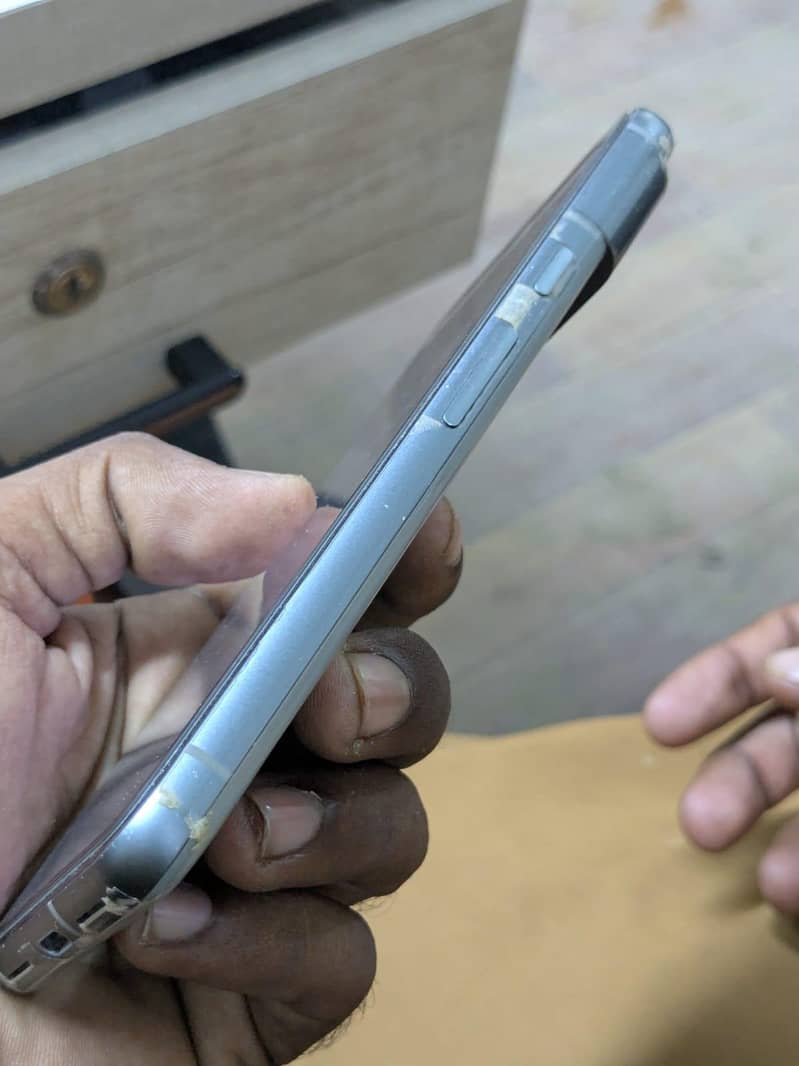 Google Pixel 8 5