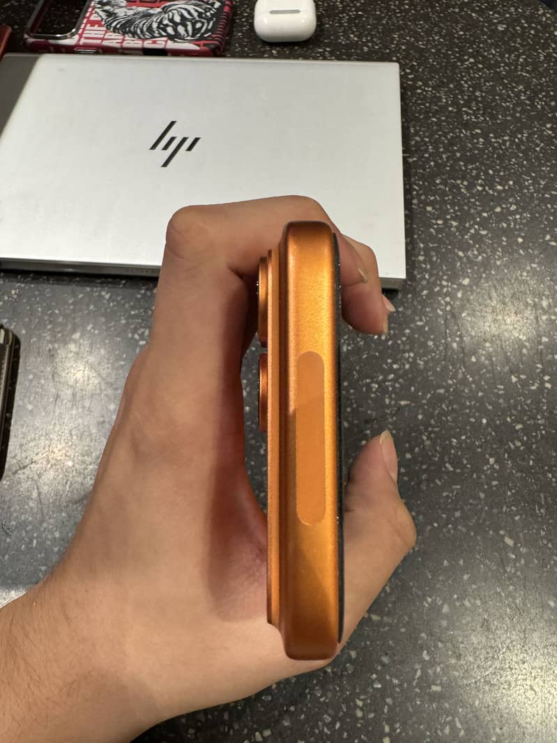 Apple iPhone 17 Pro Max 6